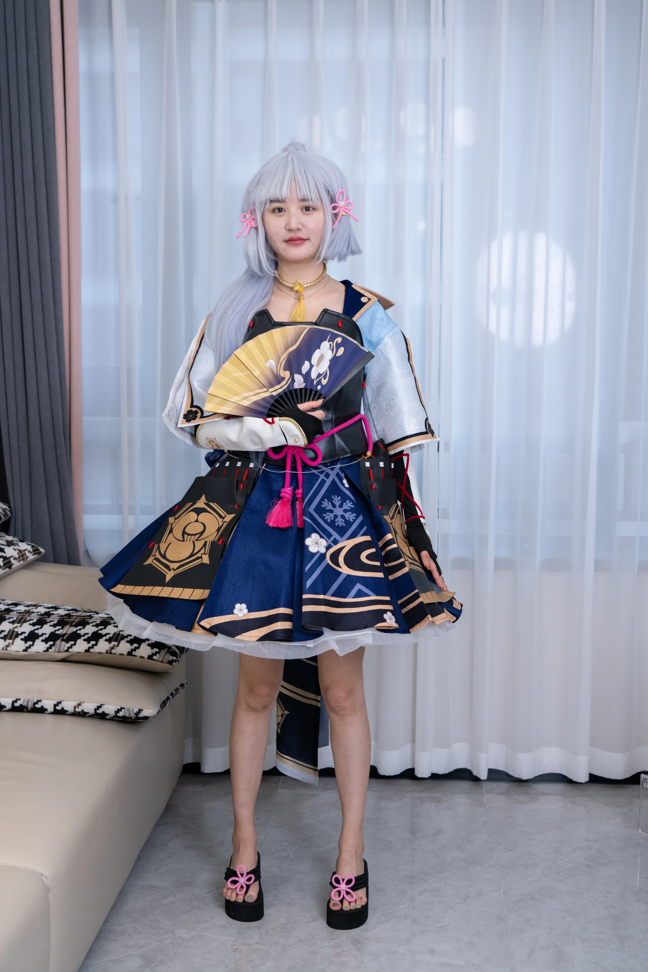 NO.141 澜澜-cos服人字拖、白丝、裸足、挠脚心剧情 - 4预览