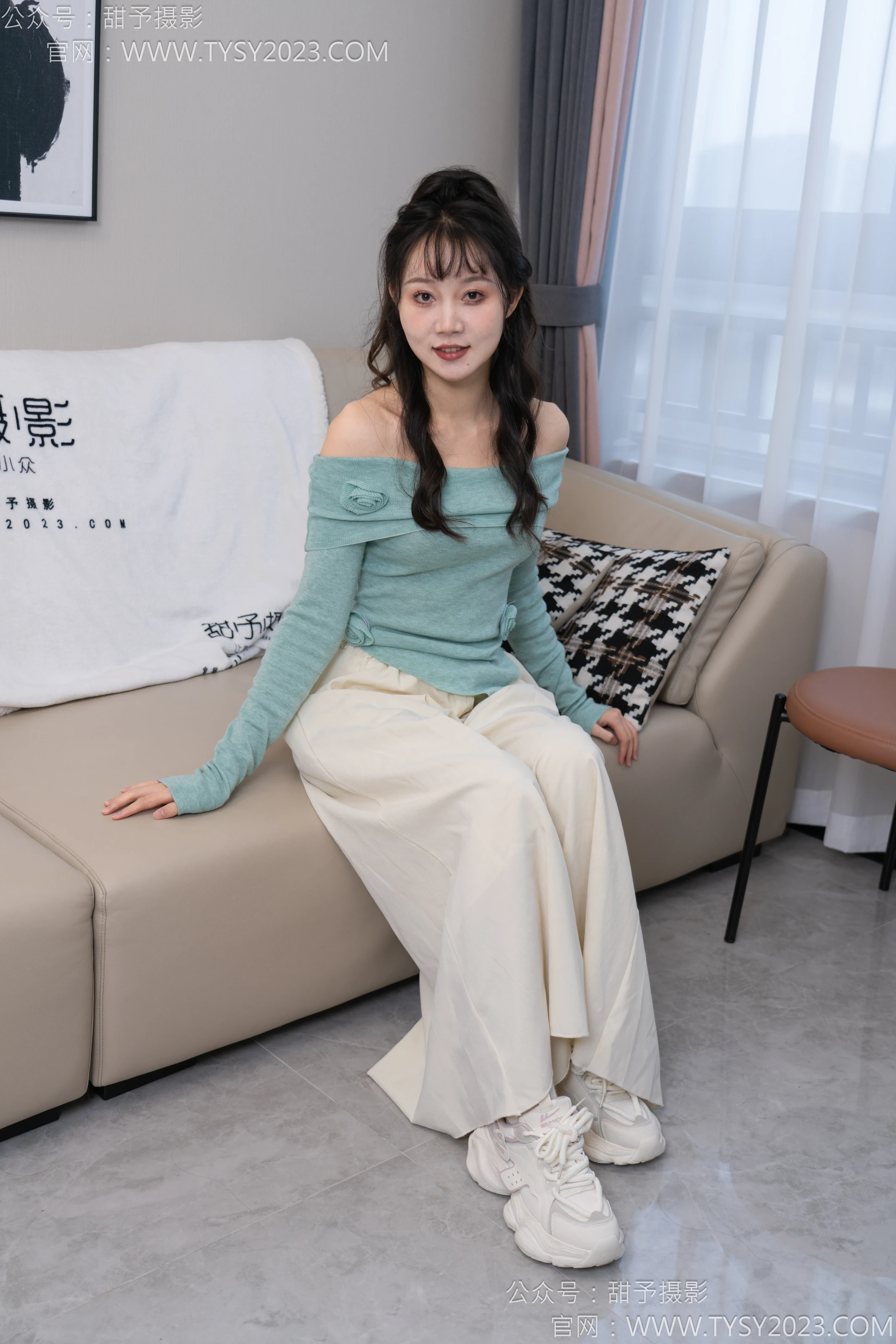 NO.125 丹丹-运动鞋、白棉袜、裸足 - 1预览