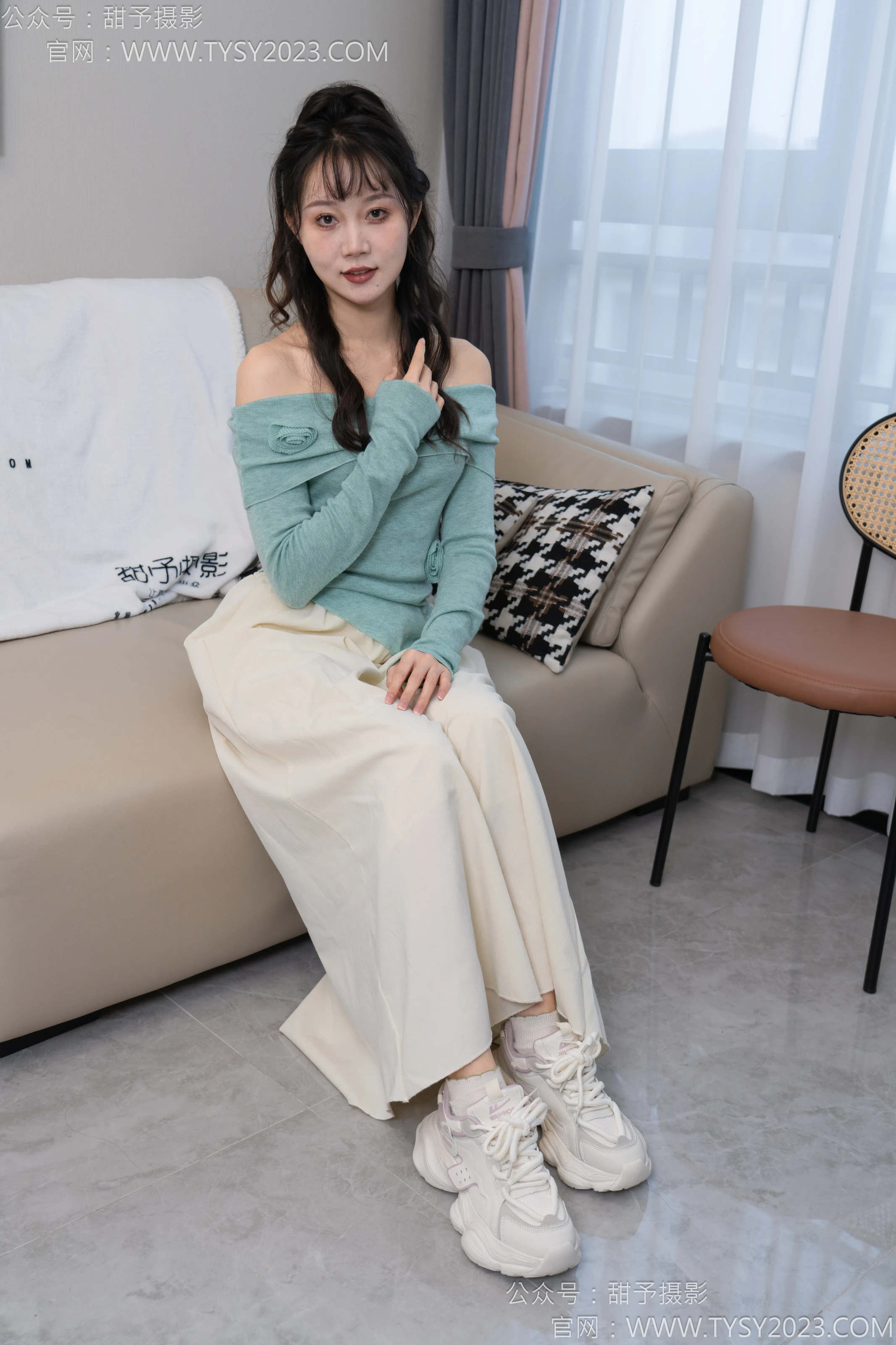 NO.125 丹丹-运动鞋、白棉袜、裸足 - 2预览