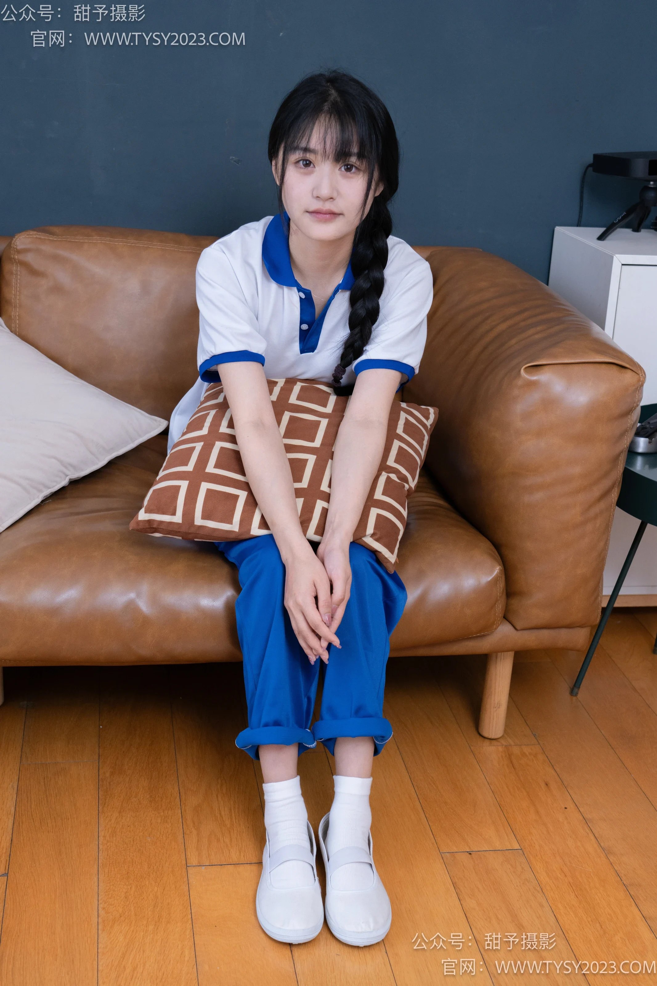 NO.091 澜澜-校服、白布鞋、板鞋、白棉袜、短肉丝、裸足 - 1预览