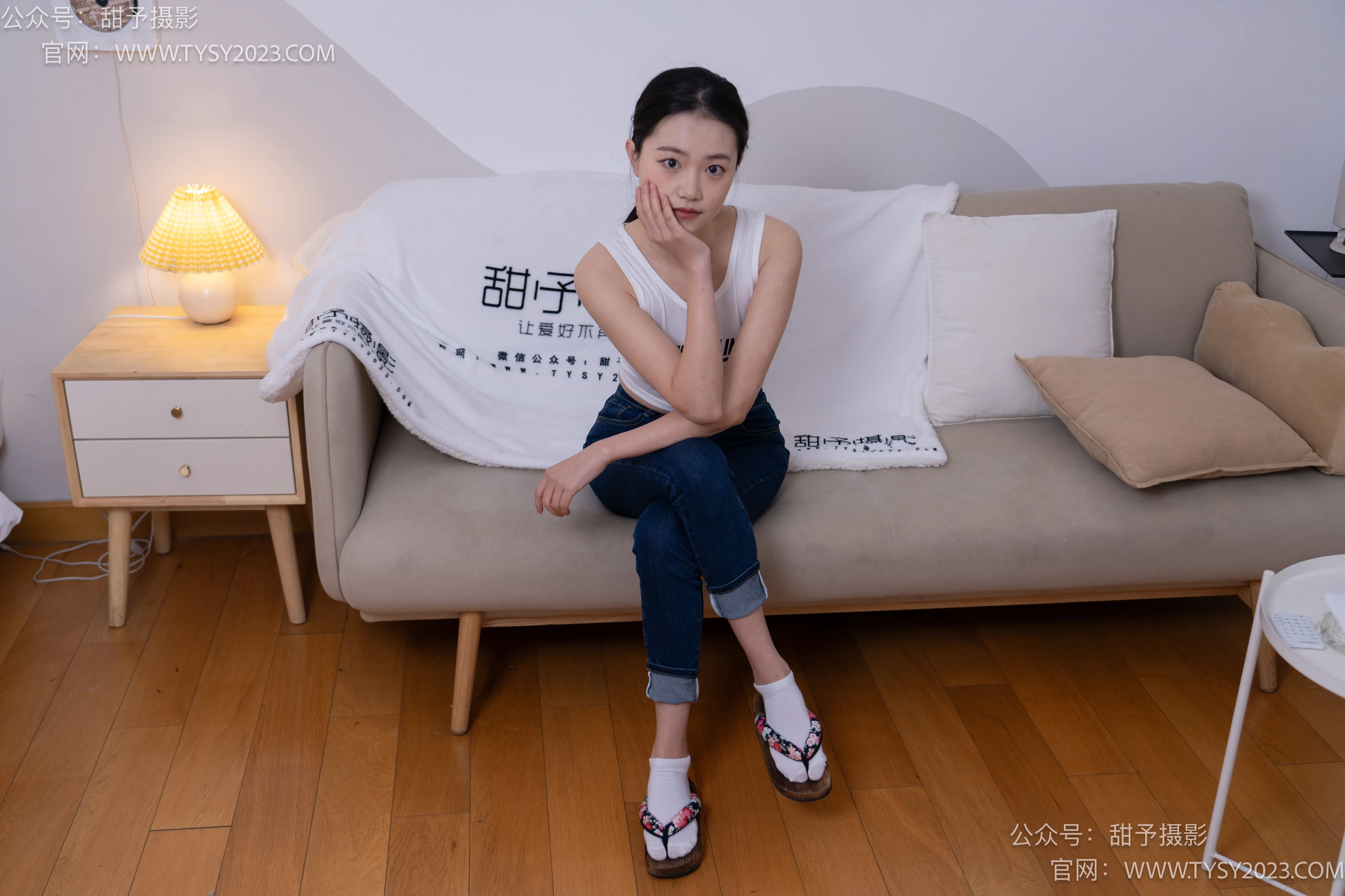 NO.069 齐齐-短靴、人字拖、短白棉袜、长白棉袜、裸足 - 3预览