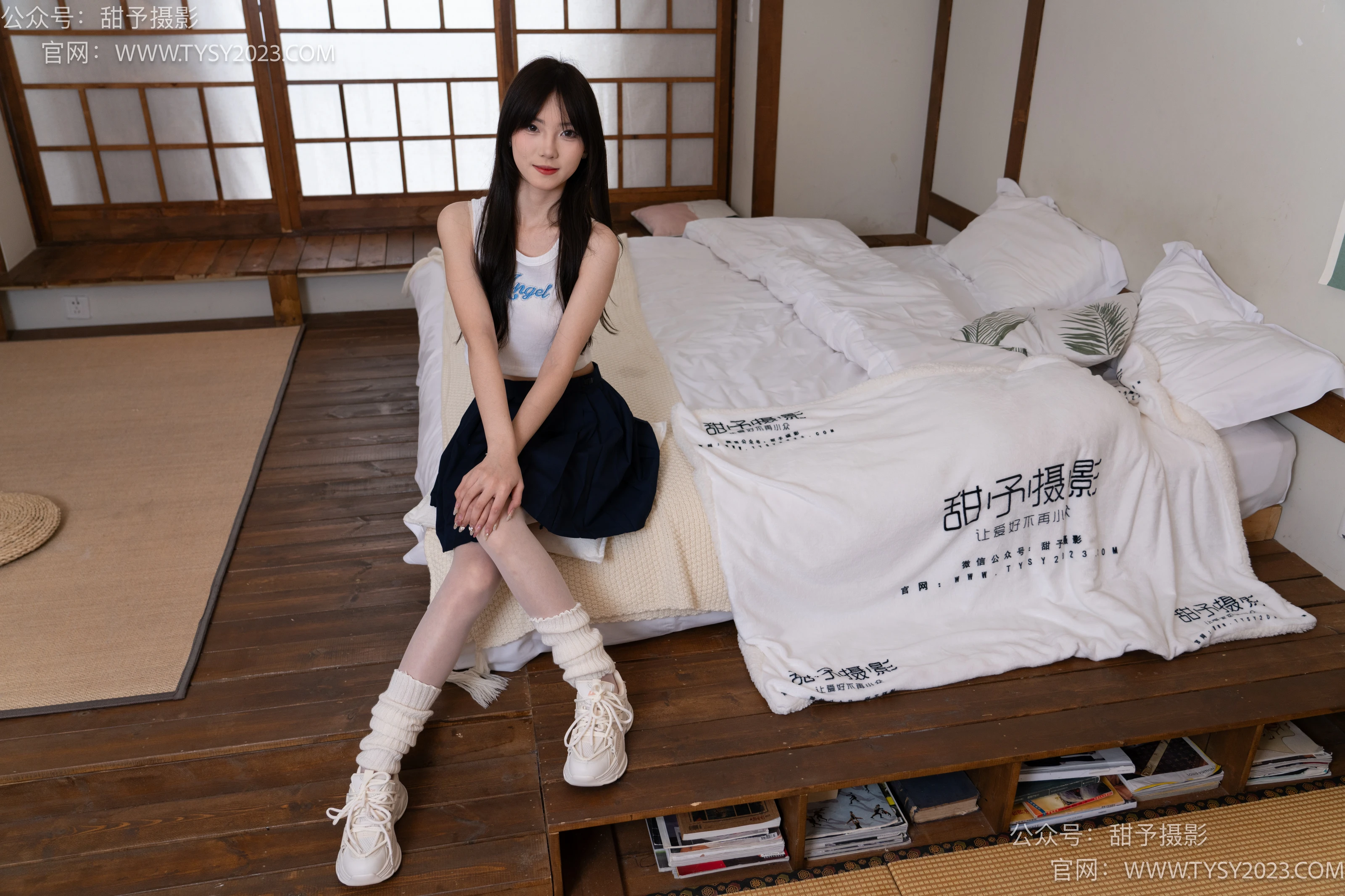NO.018 璇璇-运动鞋、白丝 - 4预览