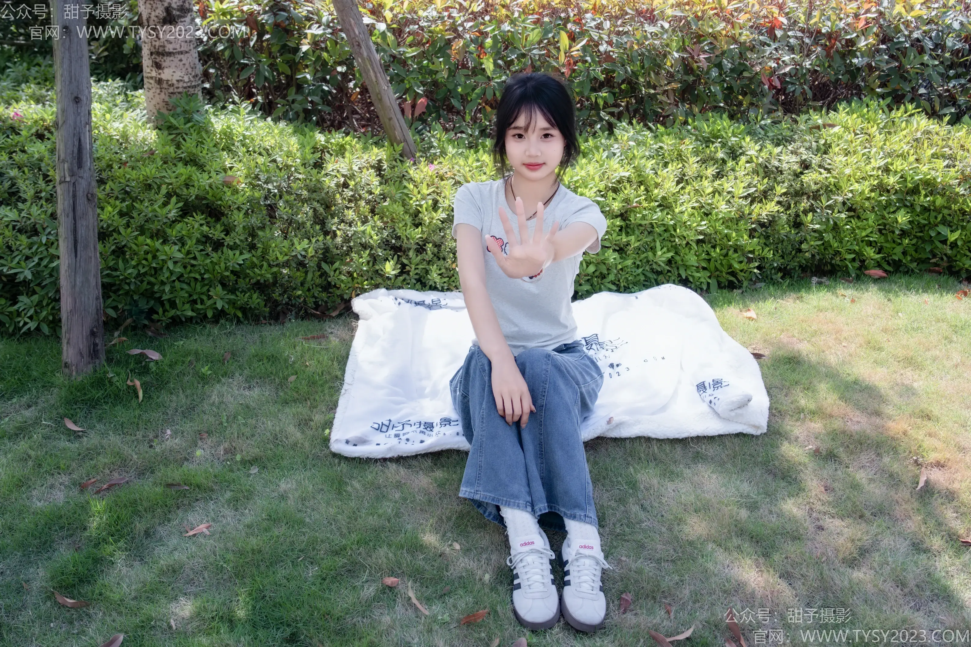 NO.194 小橙子-板鞋、白棉袜、裸足 - 3预览